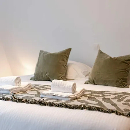 Huswell - Cozy In With Terrace & Pool *
